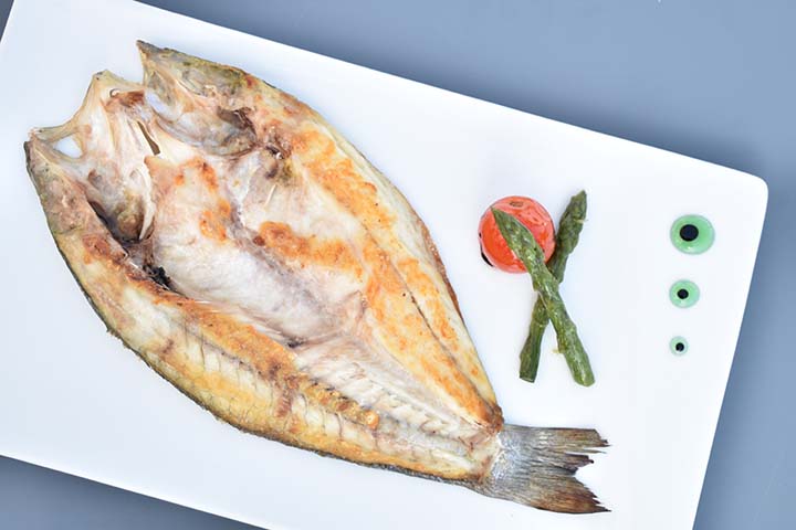 plato de pescado con guarnición típico del Delta del Ebro en el Hotel Rull