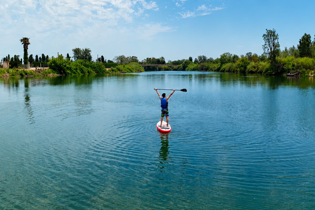 Activitat al Delta per gaudir en parella, amics o familia. És Paddle Surf en zona calmada.